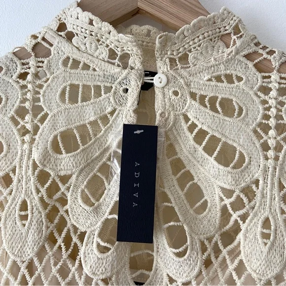 Adiva Lace High Neck Top - Size M - Picture 9 of 12